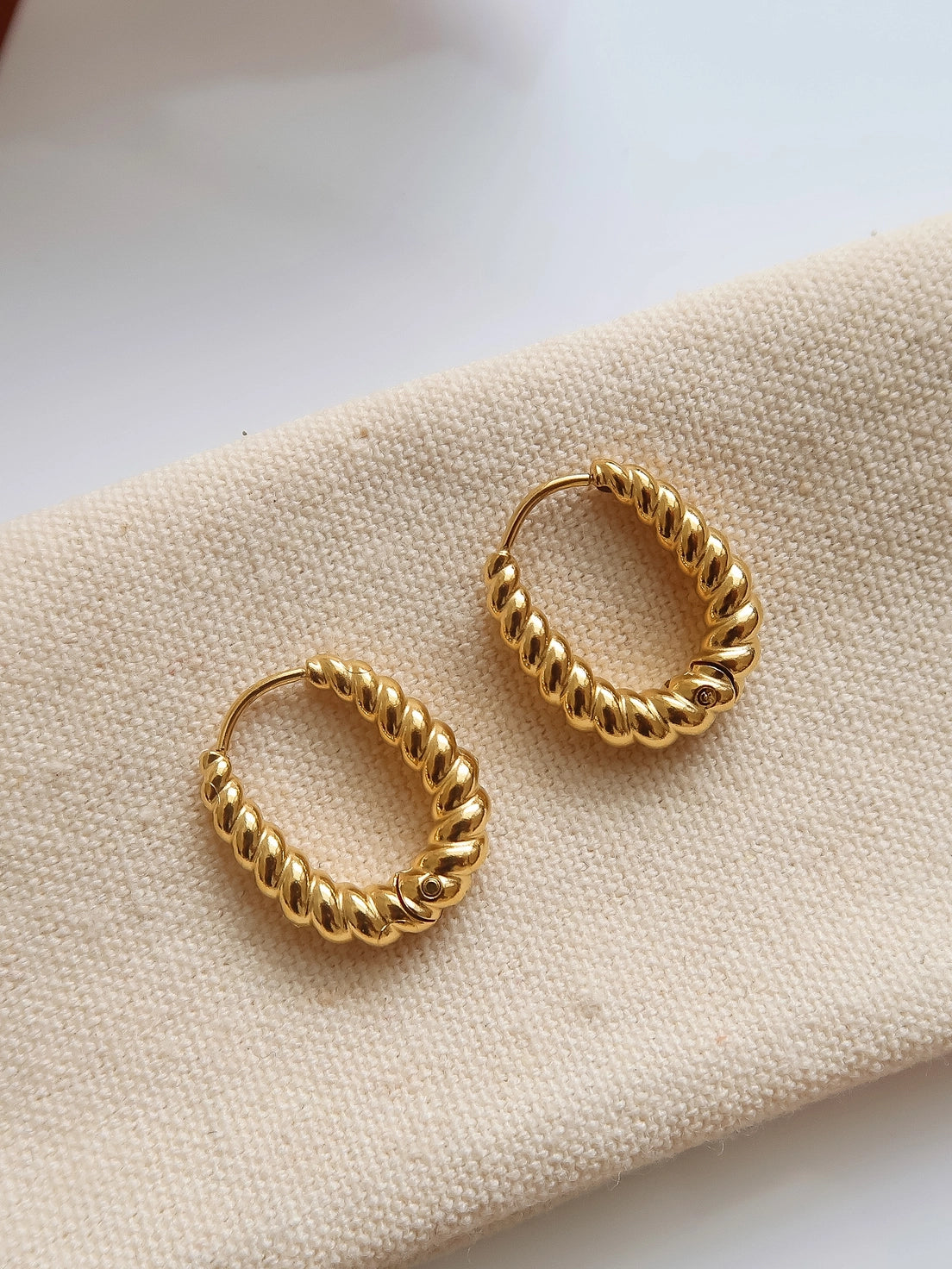 Cere 18K Non-Tarnish Twisted Hoop Earrings - Yellow Gold