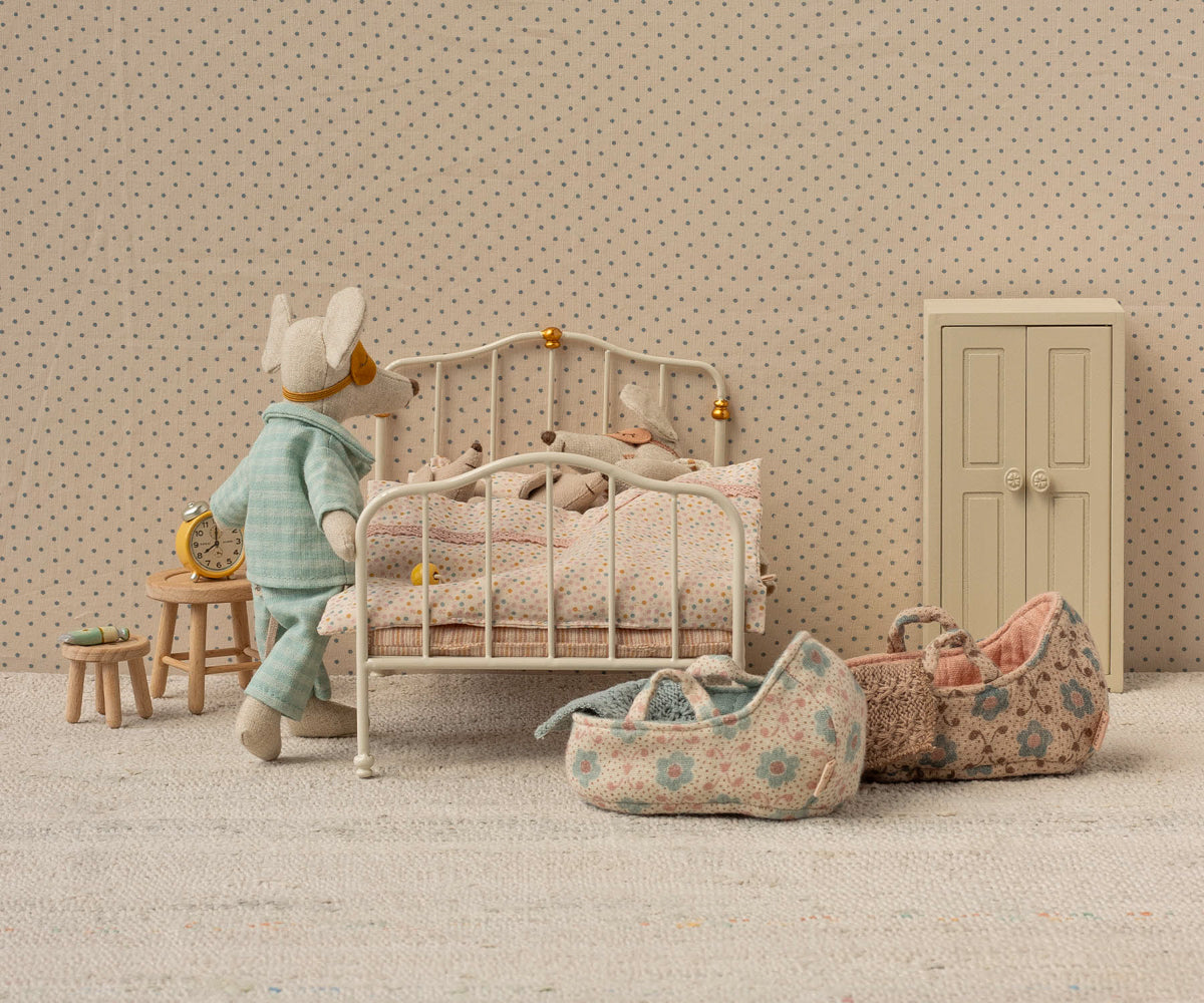 Maileg - Vintage Bed, Mouse - Off White