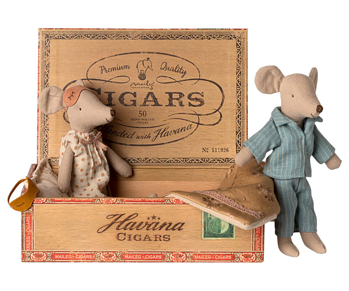 Maileg - Mum and Dad Mouse In Cigar Box