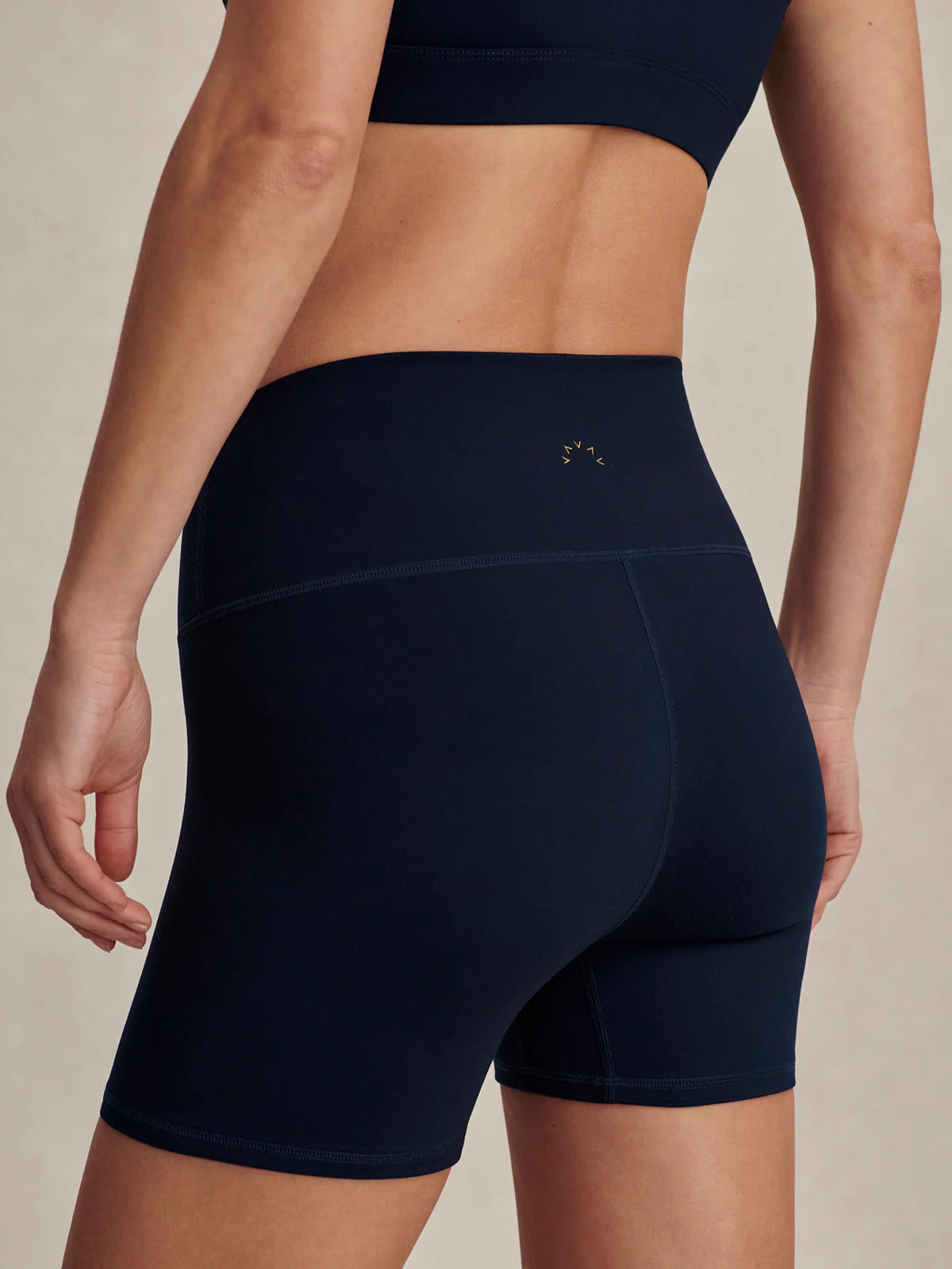 Varley - FreeSoft - High-Rise Short 4" - Sky Captain