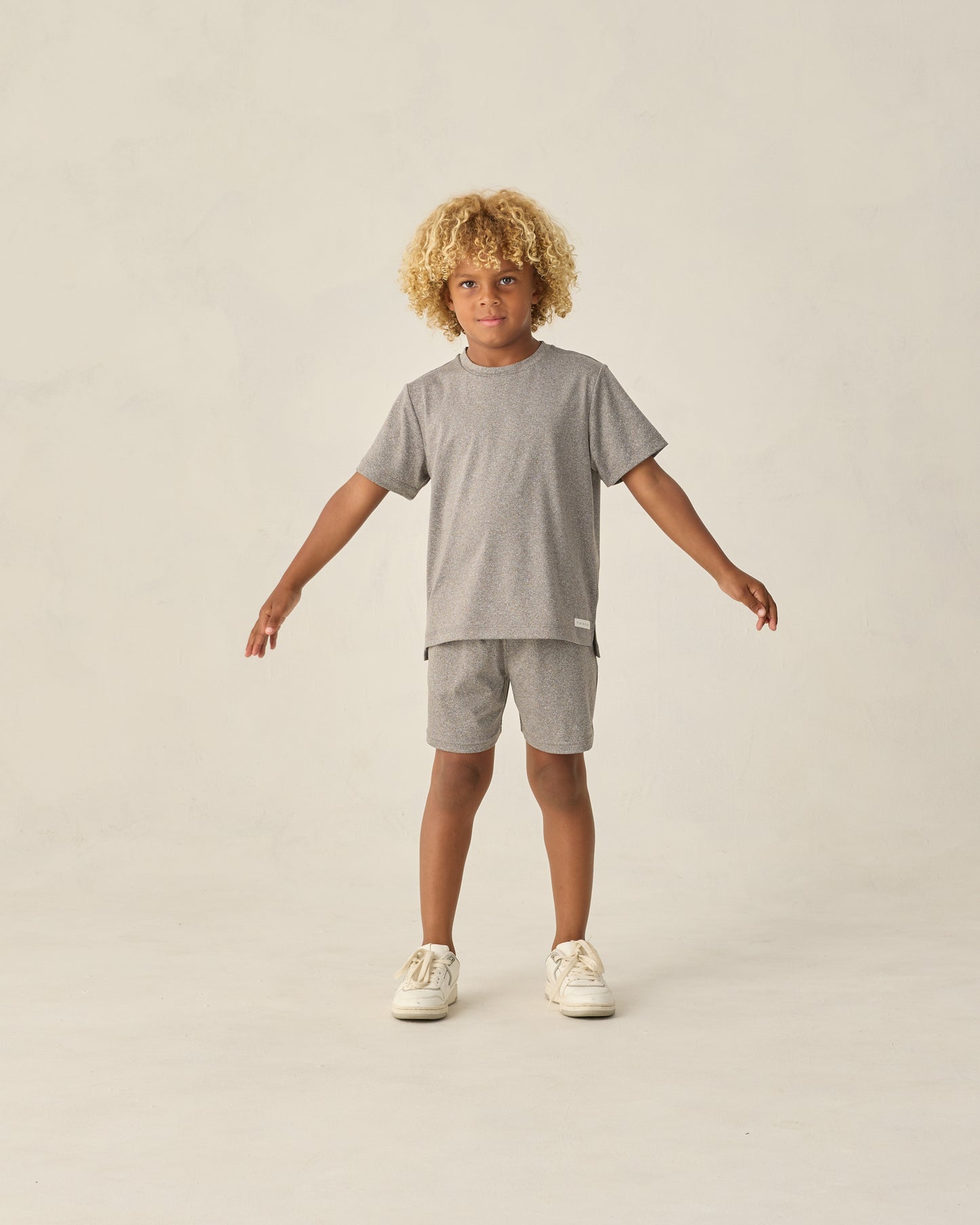 Rylee + Cru - Cove Essentail Tee - Heathered Grey