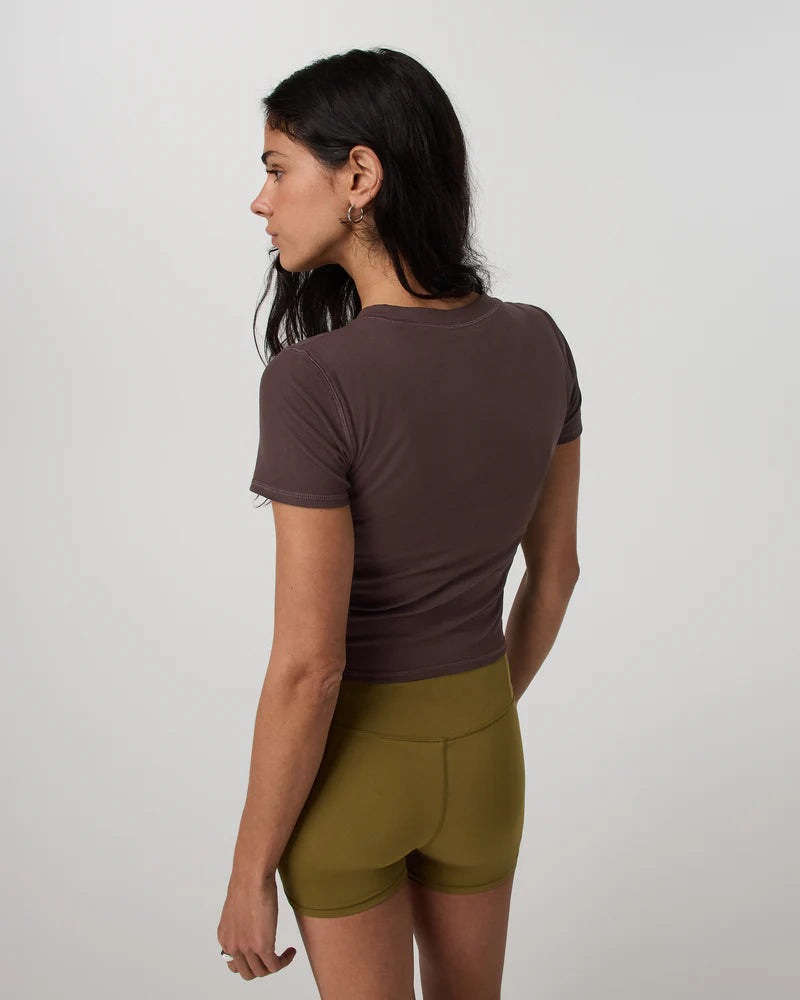 Vuori - Pose Fitted Tee - French Roast