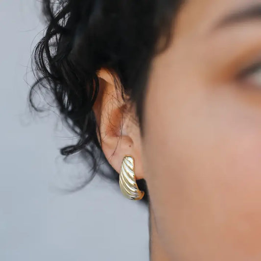 Bold Swirl Earring - Gold