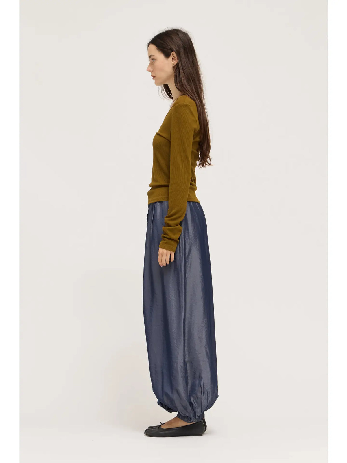 Grade + Gather - Rounded V-Neck Long Sleeve Tee - Moss Brown