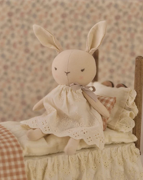 Rylee + Cru - Rylee the Rabbit
