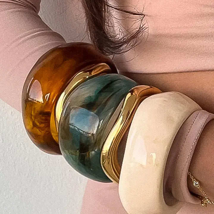 Cawlia Modern Bold Statement Resin Bangle - Blue