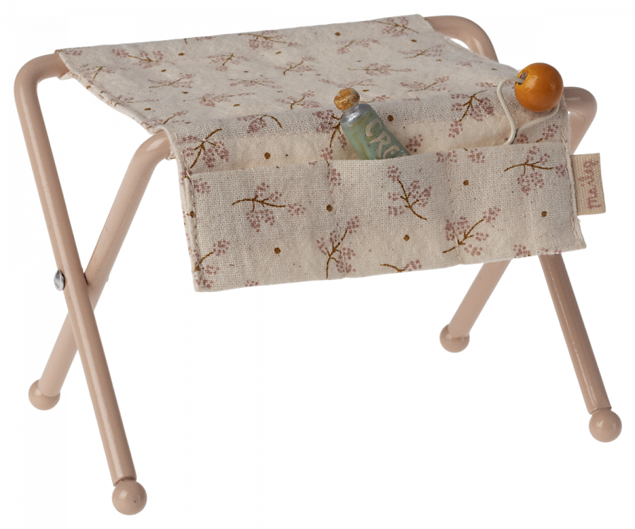 Maileg - Nursery Table, Baby Mouse - Rose