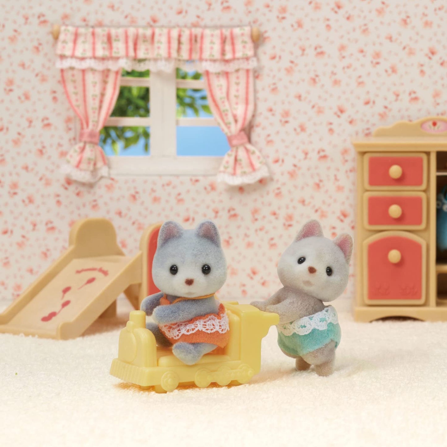 Calico Critters - Husky Twins