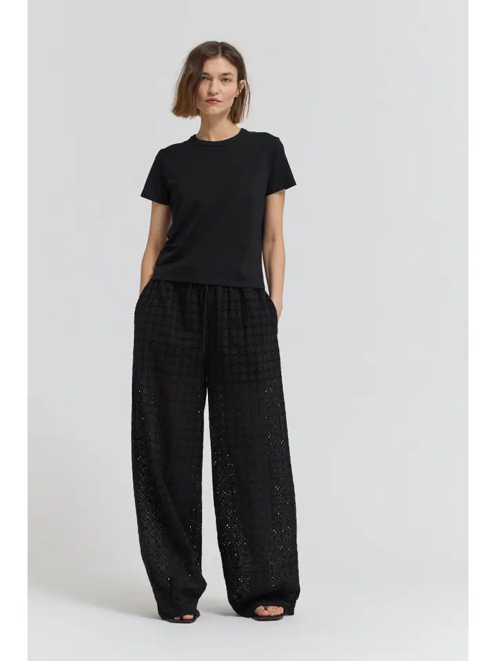 Essential Round Neck T-Shirt -  Black