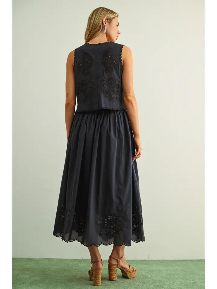 Embroidery Bottom Long Full Skirt - Navy