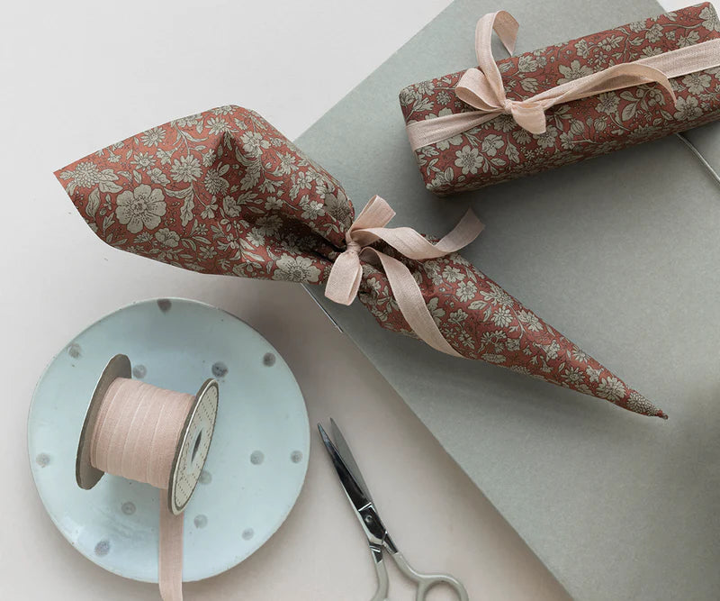 Maileg - Gift Wrap, Blossom Red - PREORDER SS25