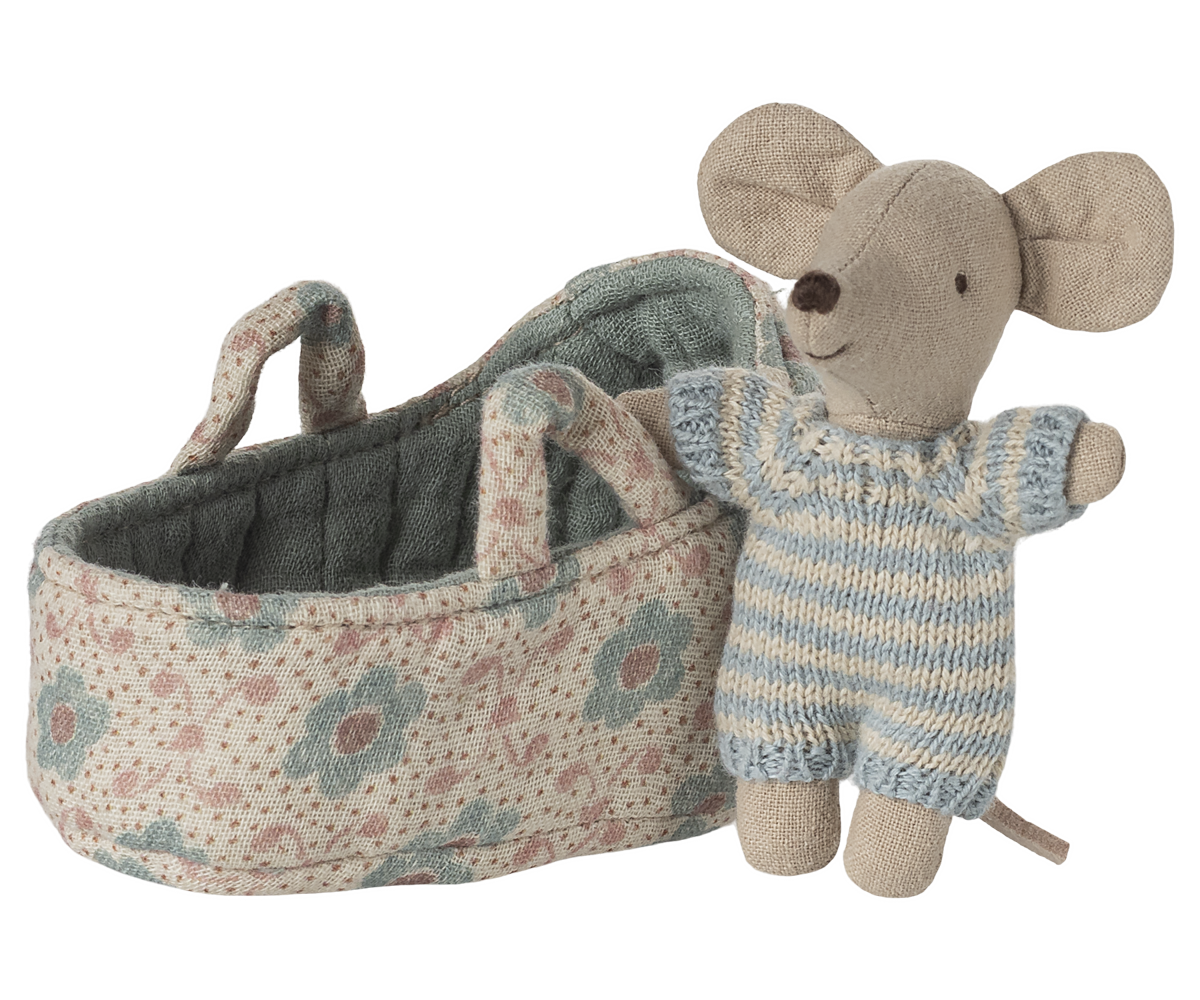 Maileg - Baby Mouse In Carry Cot - Blue