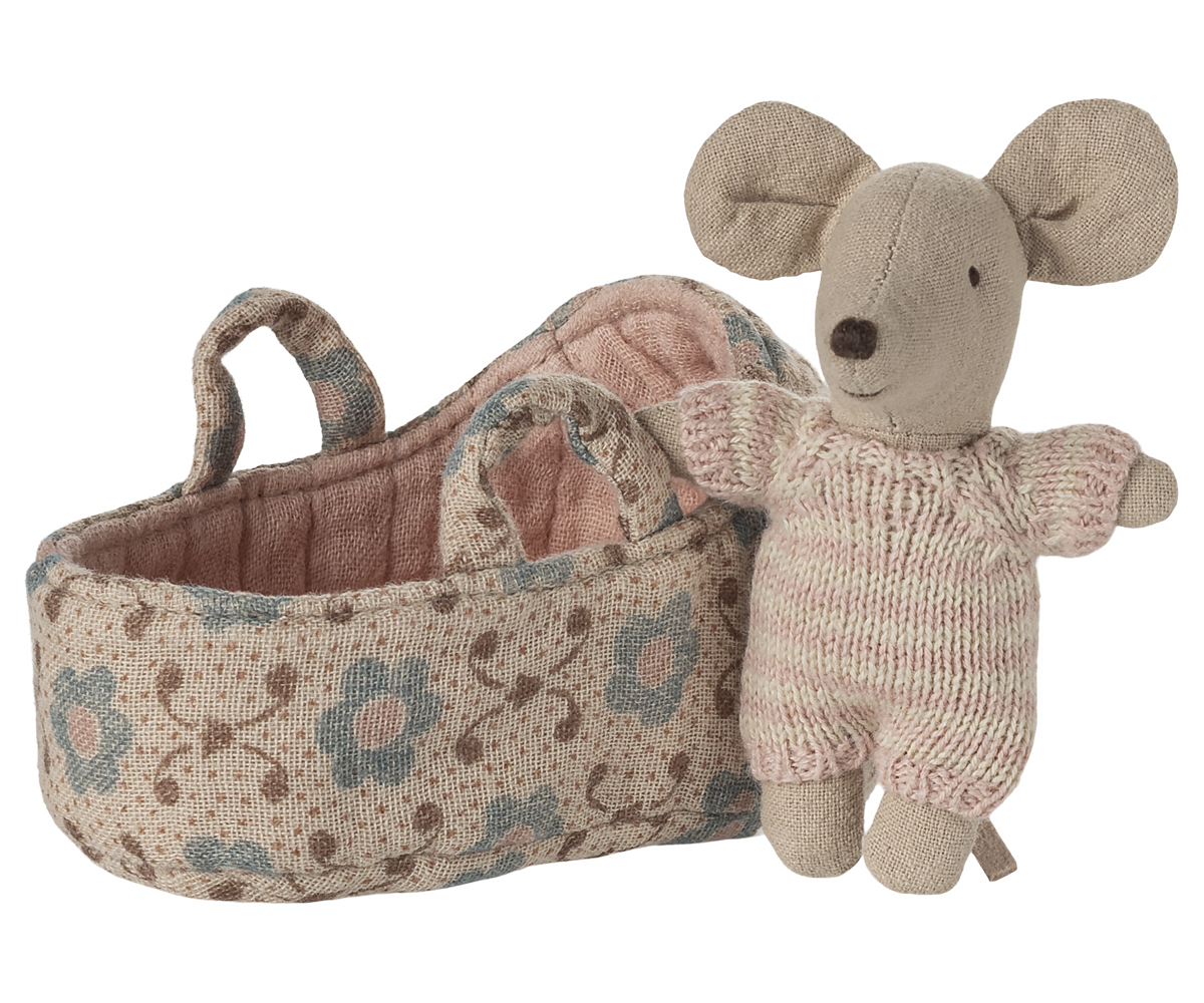 Maileg - Baby Mouse In Carry Cot - Rose