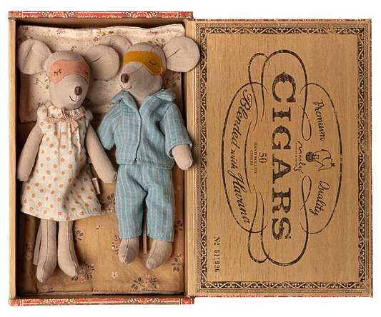 Maileg - Mum and Dad Mouse In Cigar Box