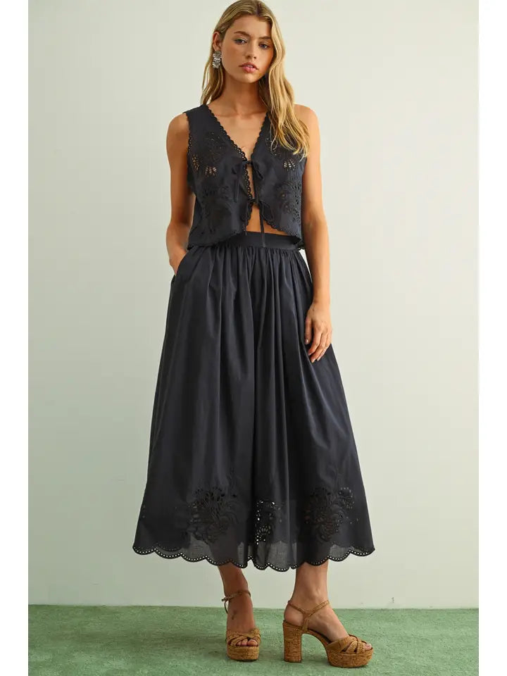 Embroidery Bottom Long Full Skirt - Navy