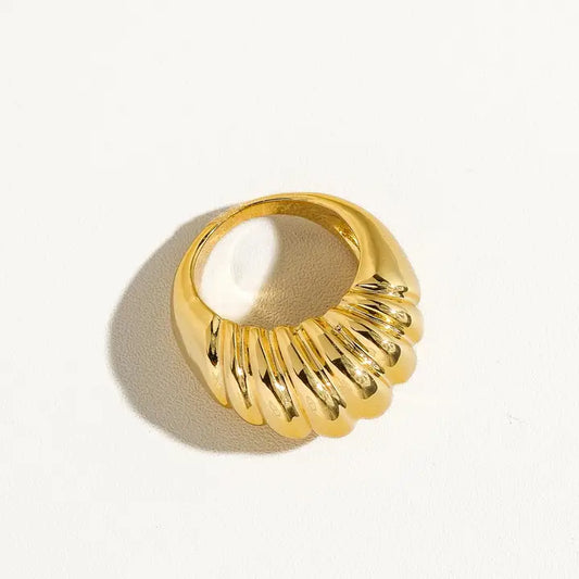 18K Croissant Ring - Gold