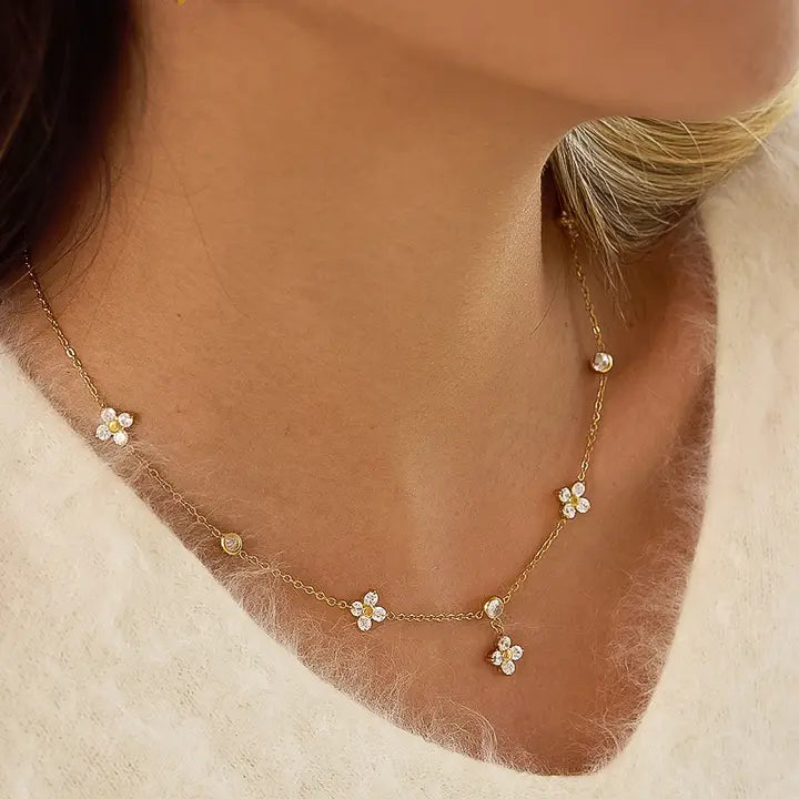 Aveline 18K Gold Non-Tarnish Floral Chain Necklace - Yellow Gold