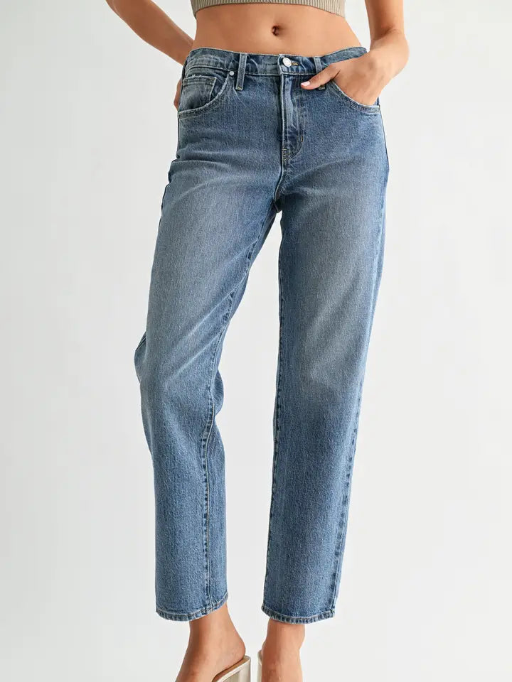 Easy Straight with Slight Taper - Medium Denim