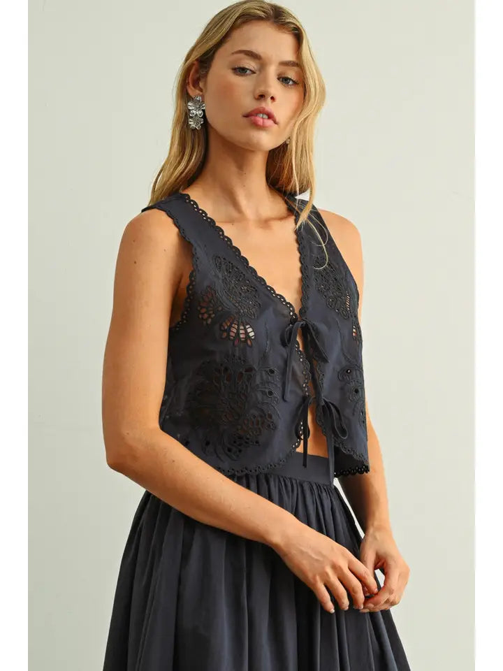 Embroidery Tie Front Sleeveless Top - Navy