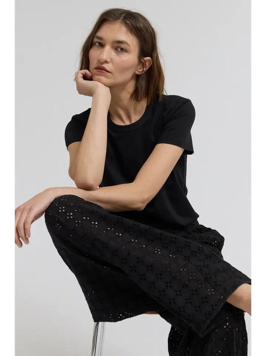 Essential Round Neck T-Shirt -  Black