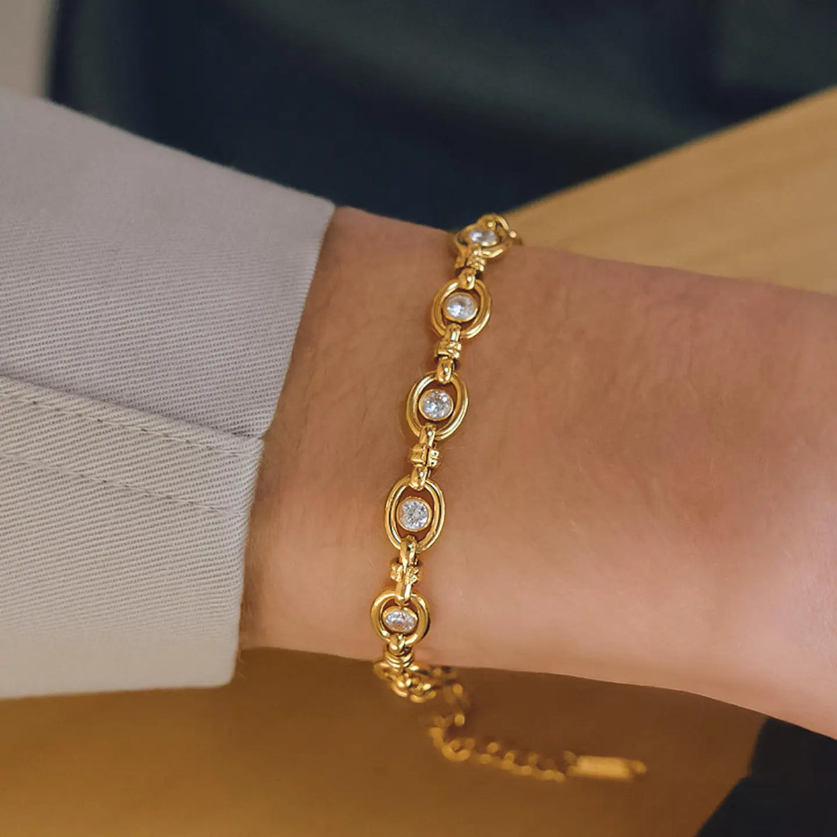 Xenon 18K Gold Non-Tarnish Circle Link Bracelet - Yellow Gold
