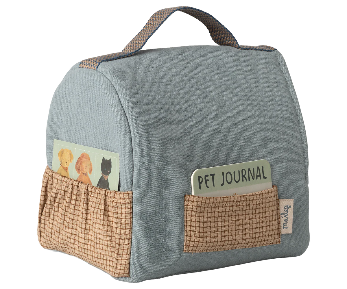 Maileg - Pet Carrier - Dusty Blue