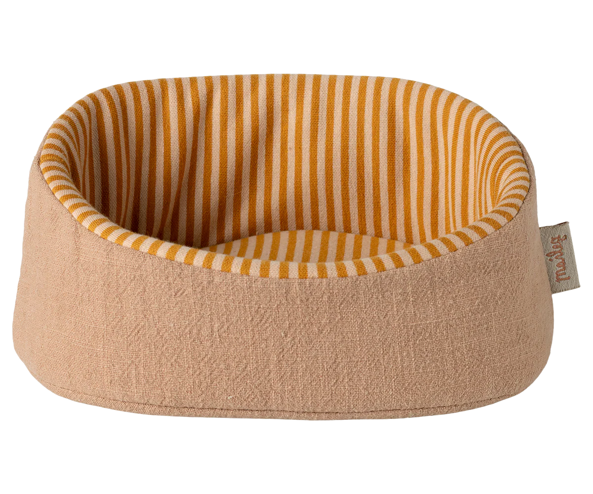 Maileg - Puppy Basket - Powder