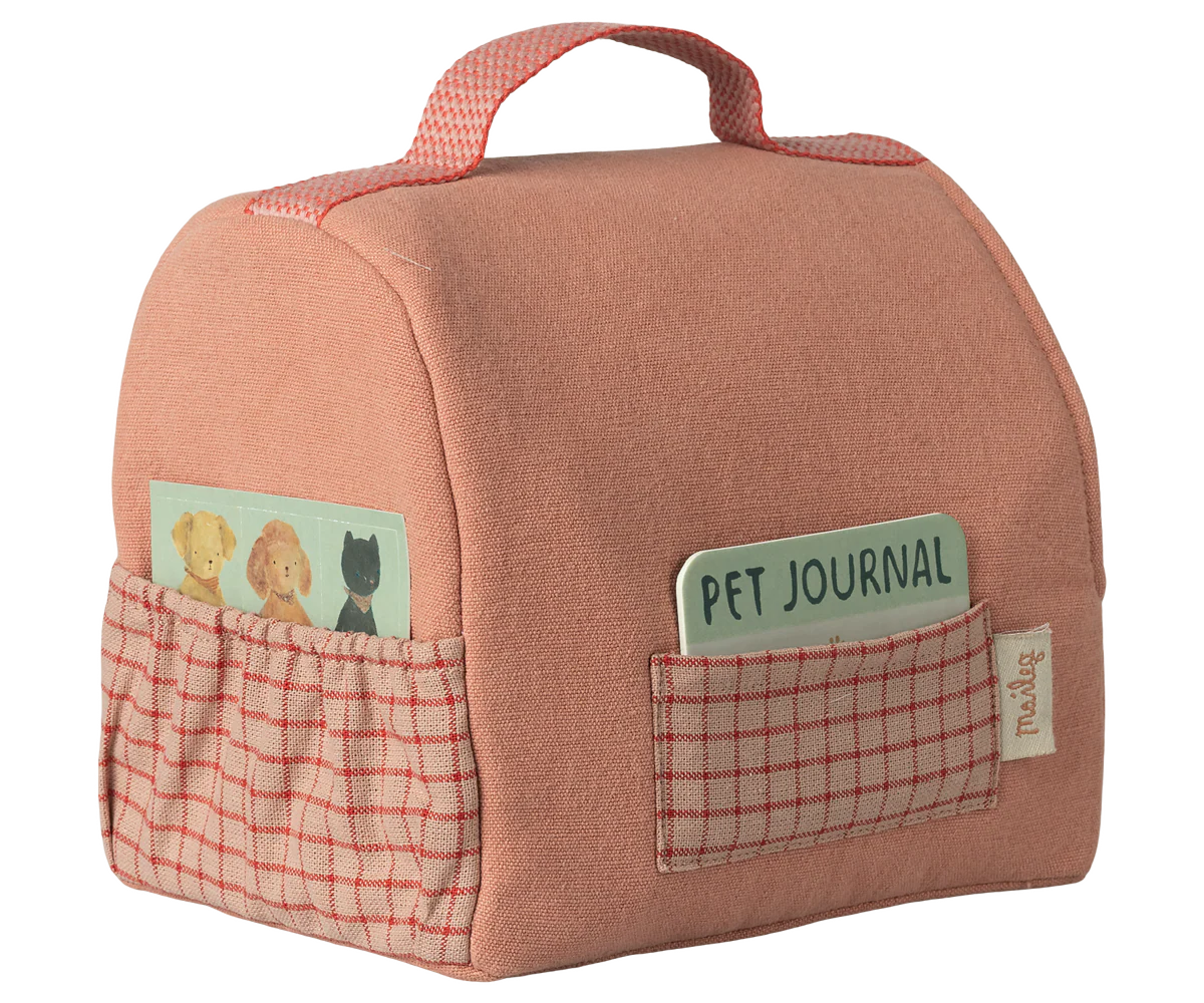 Maileg - Pet Carrier - Coral