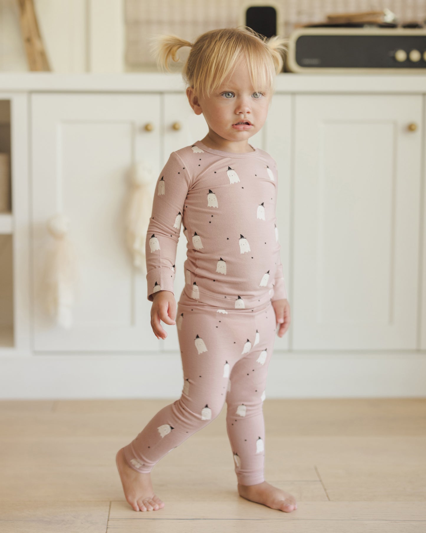 Quincy Mae - Bamboo Pajama Set - Pink Ghosts