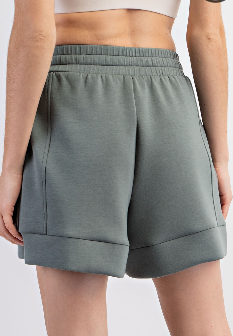 Pleat Casual Short - Sage Leaf