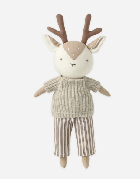 Rylee + Cru - Elliot the Deer