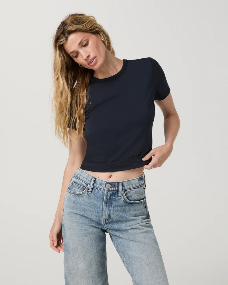 Vuori - Short Sleeve Feather Classic Tee - Ink