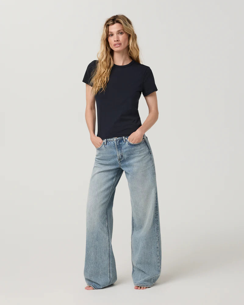 Vuori - Short Sleeve Feather Classic Tee - Ink