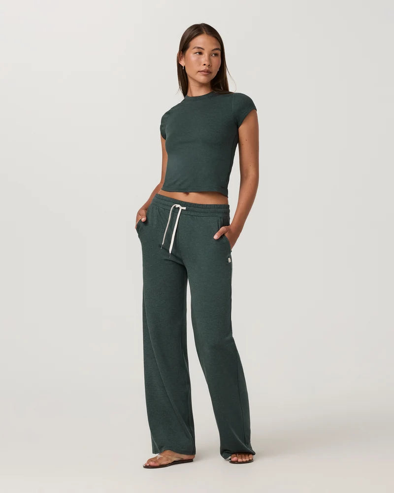 Vuori - Halo Essential Wideleg - Short - Hemlock Heather