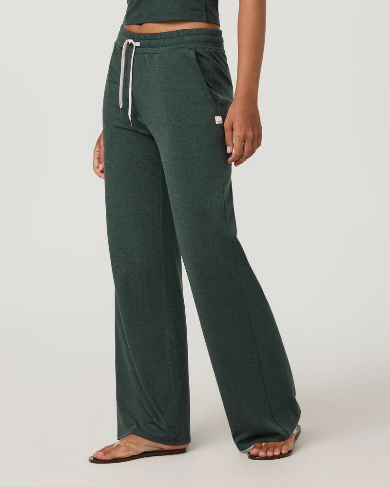 Vuori - Halo Essential Wideleg - Short - Hemlock Heather