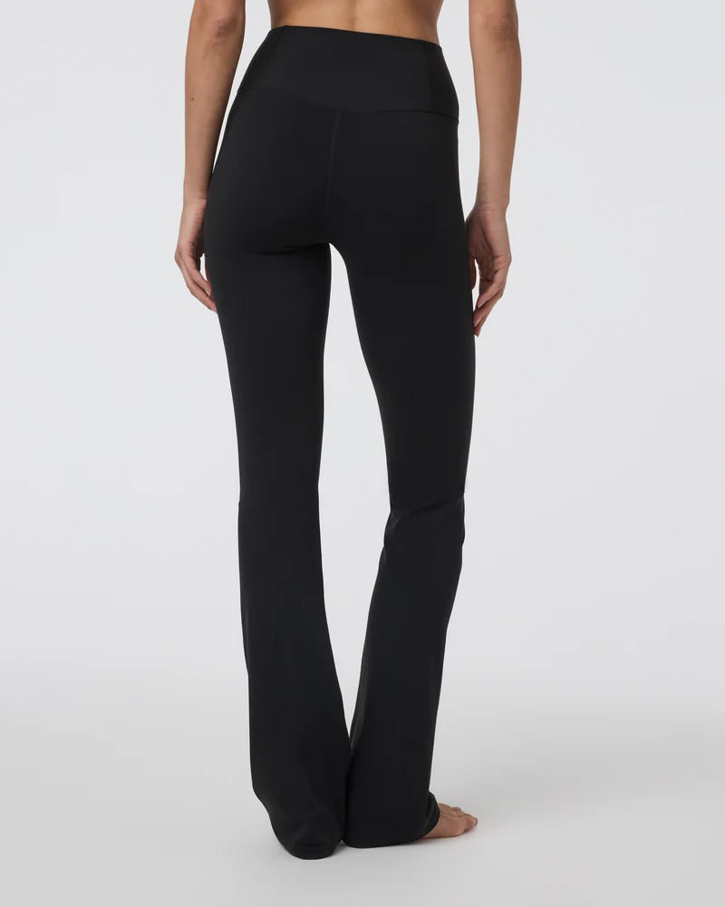 Vuori - All The Feels Slim Flare - Black