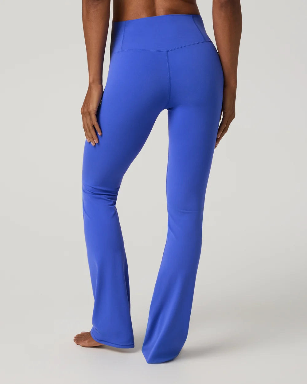 Vuori - All The Feels Slim Flare - Electric Blue