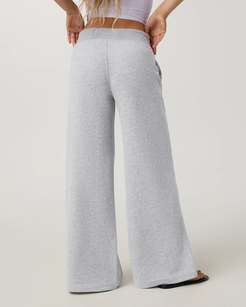 Vuori - Sedona Midrise Wideleg Sweat - Light Heather Grey