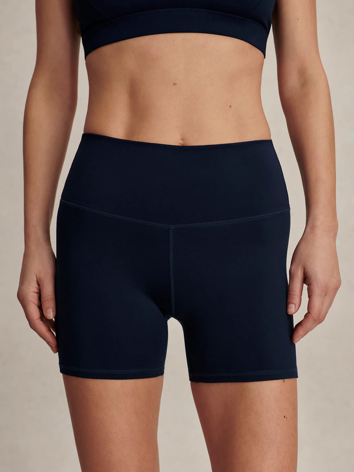 Varley - FreeSoft - High-Rise Short 4" - Sky Captain