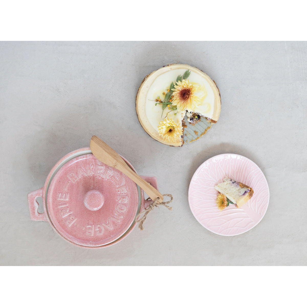 Stoneware Brie Baker with Bamboo Spreader - Pink