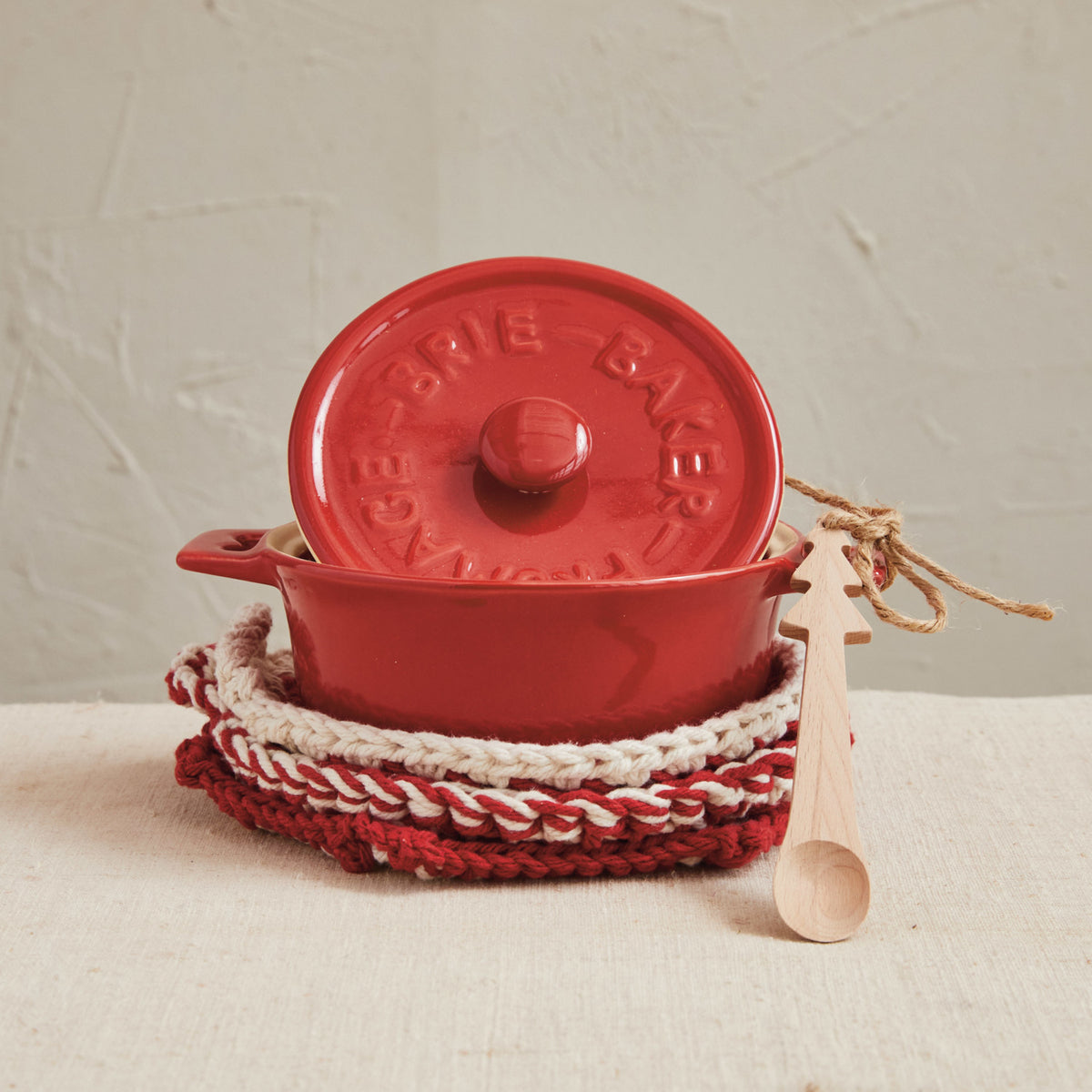Stoneware Brie Baker with Bamboo Spreader - Red