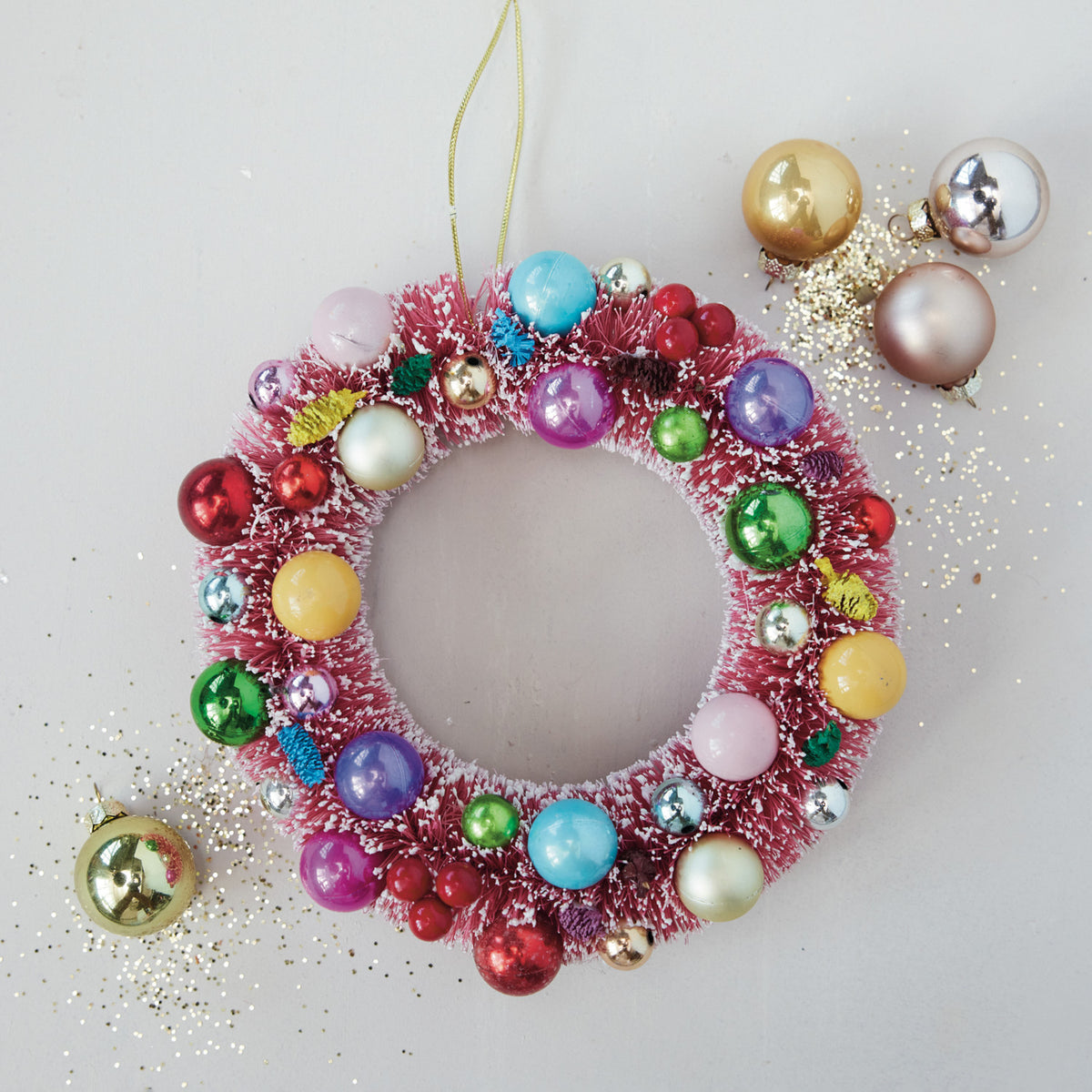 Sisal Wreath with Ornaments & Glitter