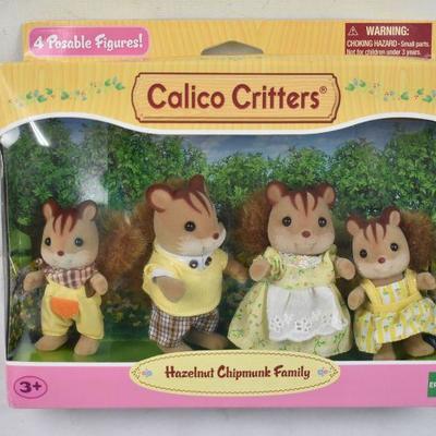 Calico Critters - Hazlenut Chipmunk Family