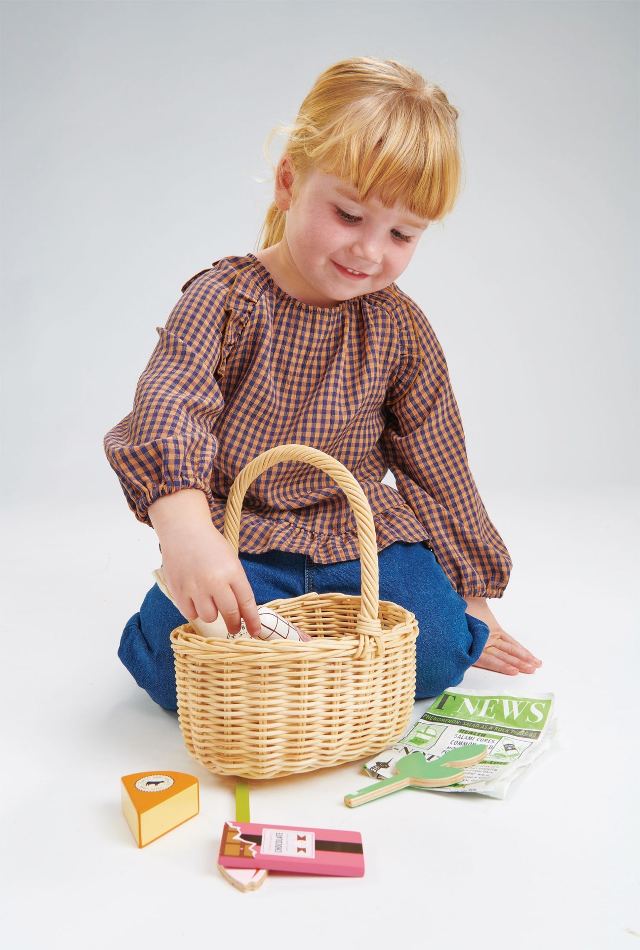 Tender Leaf Toys - Wicker Shopping Basket